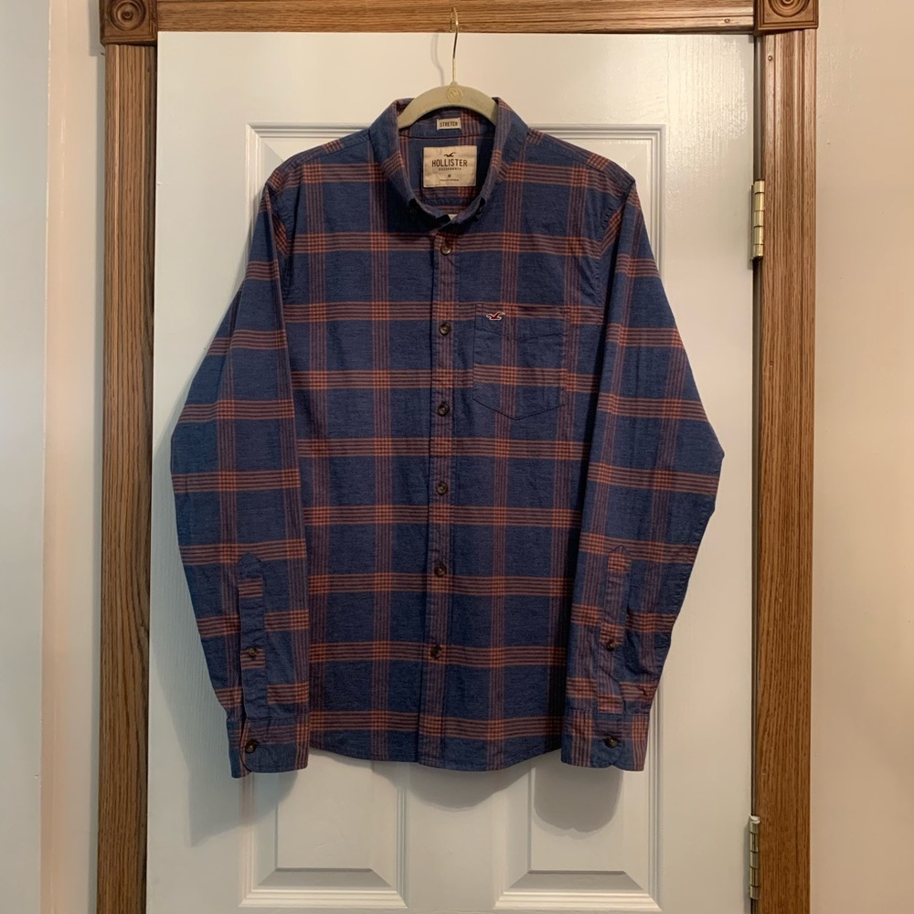 Hollister plaid long sleeve collared button up